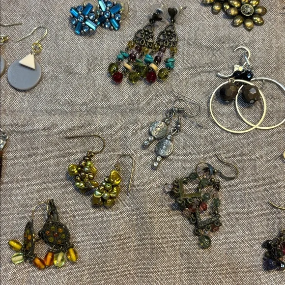 Earring Collection - Picture 4 of 4